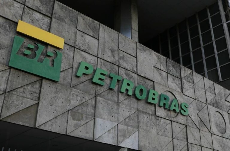 Petrobras faz novo corte, e…
