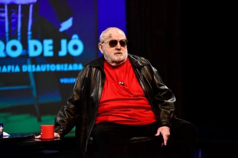 Família decide não divulgar causa da morte de Jô Soares