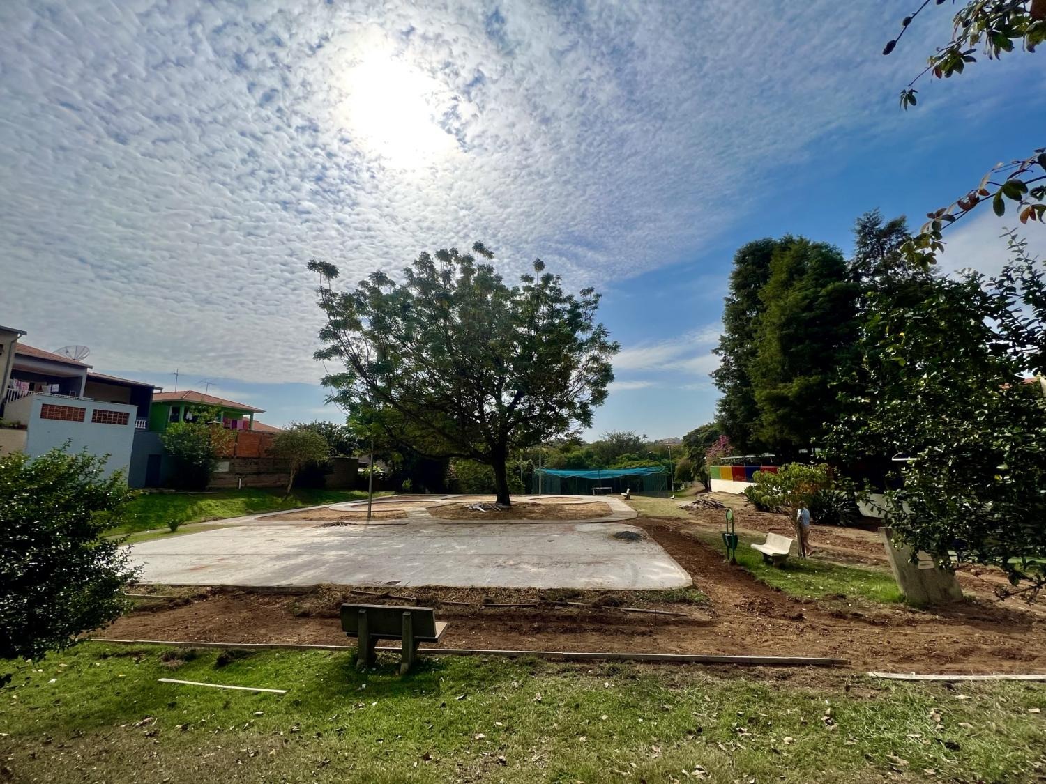 Secretaria de Serviços Urbanos faz revitalização de área de lazer no Jardim Itamaracá