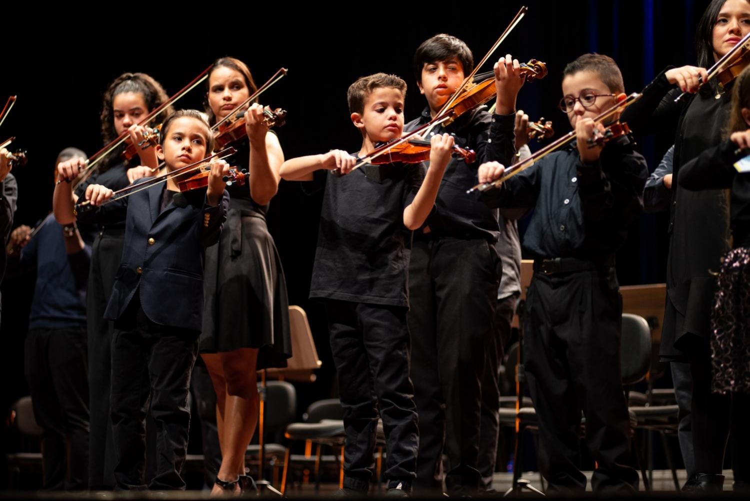 Escola de Música da Sinfônica tem vagas para cursos de violino, violoncelo e contrabaixo acústico