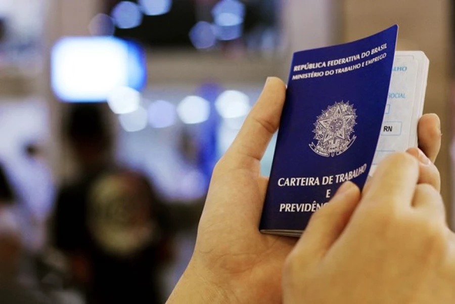 IBGE: Desemprego caiu em 22 estados no 2º trimestre de 2022