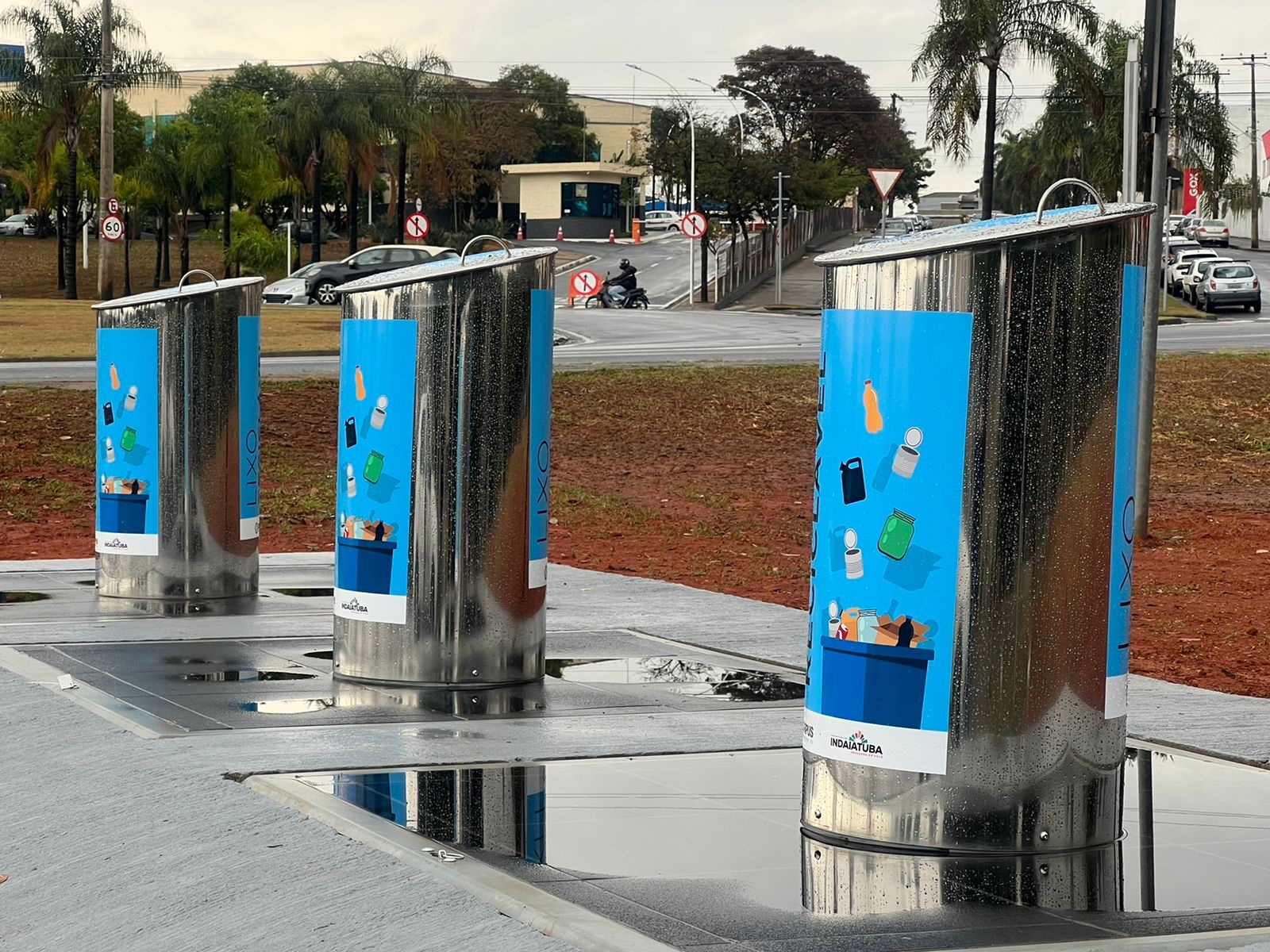 Secretaria de Serviços Urbanos instala ilha ecológica na alça de acesso do Paço Municipal