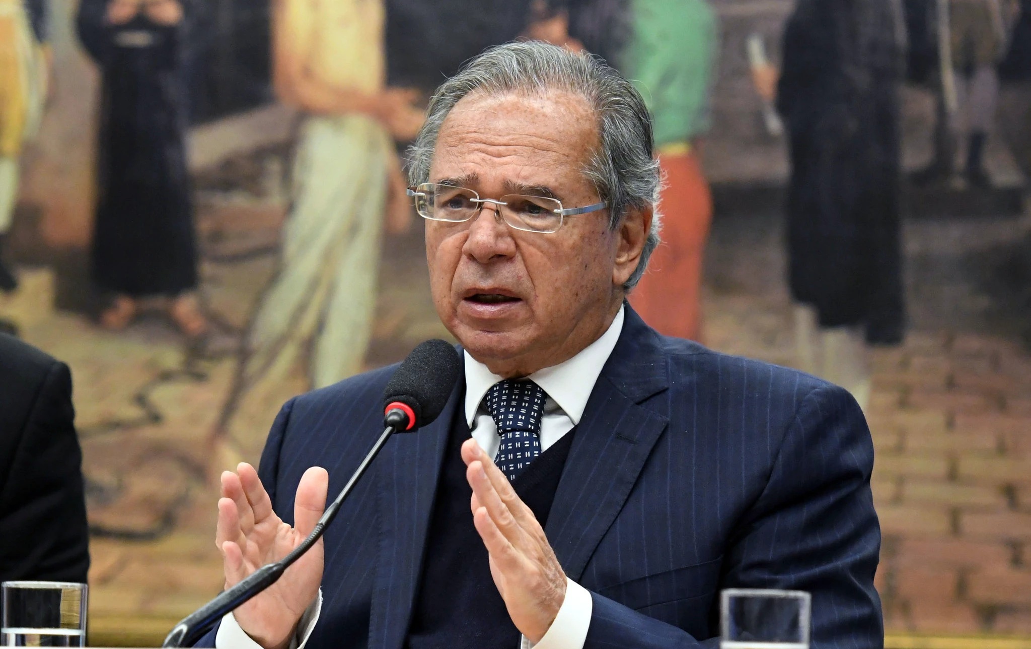 Para Guedes, guerra pode levar…