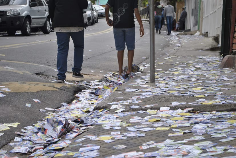 Globo insiste e volta a…