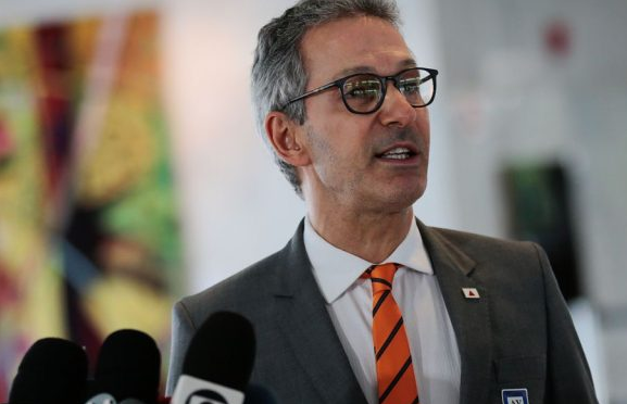 Zema: ‘estarei ao lado de Bolsonaro para evitar desastre do PT do passado’