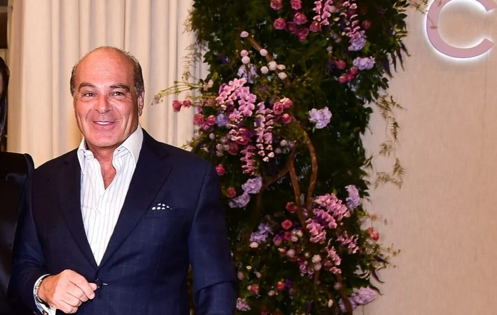 Dono da RedeTV! ironiza Xuxa e defende Damares Alves