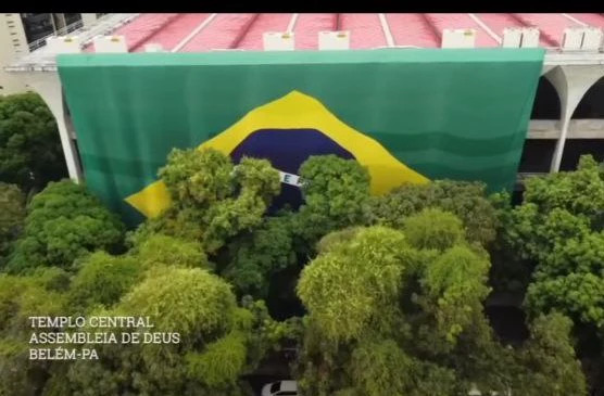 TRE rejeita ação do PT para tirar bandeira do Brasil de igreja