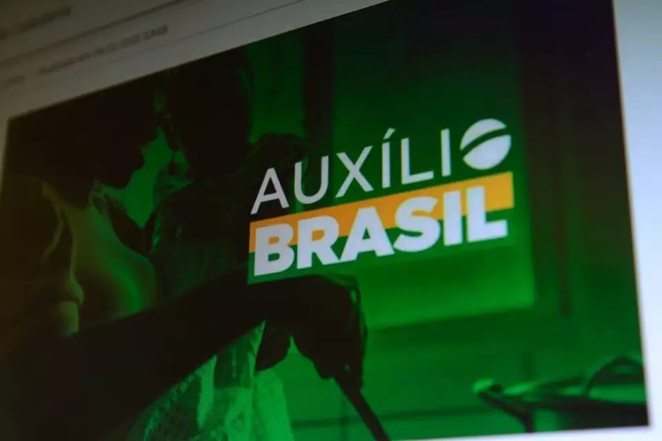 Com 500 mil a mais, Auxílio Brasil chega a 20,65 milhões de beneficiados
