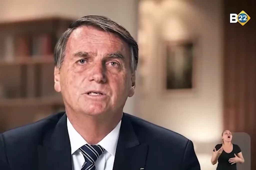 Bolsonaro confirma promessa de 13º do Auxílio Brasil a mulheres