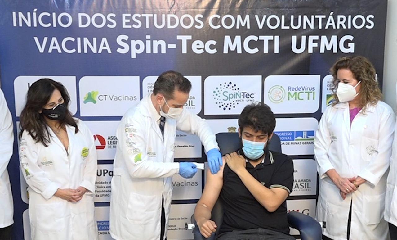 Senador eleito Marcos Pontes participa do início do estudo clínico de vacina contra Covid-19 totalmente nacional