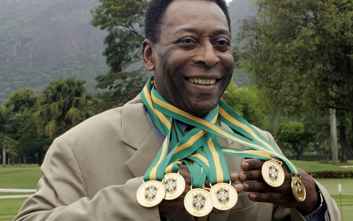 Ano Novo em Santos terá homenagem a Pelé com drones