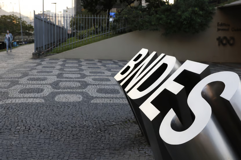 Obras do BNDES no exterior causaram prejuízo de R$ 1,1 bi ao trabalhador, diz site