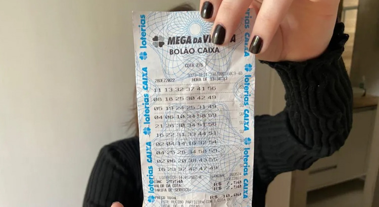 Jovem acerta quina e quadra no mesmo bolão da Mega da Virada
