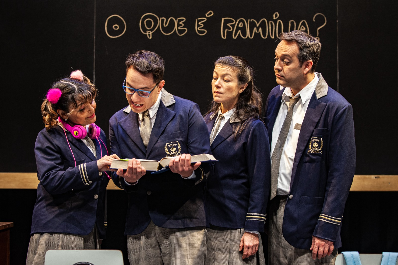 Espetáculo teatral premiado É Tudo Família! tem única apresentação em Indaiatuba