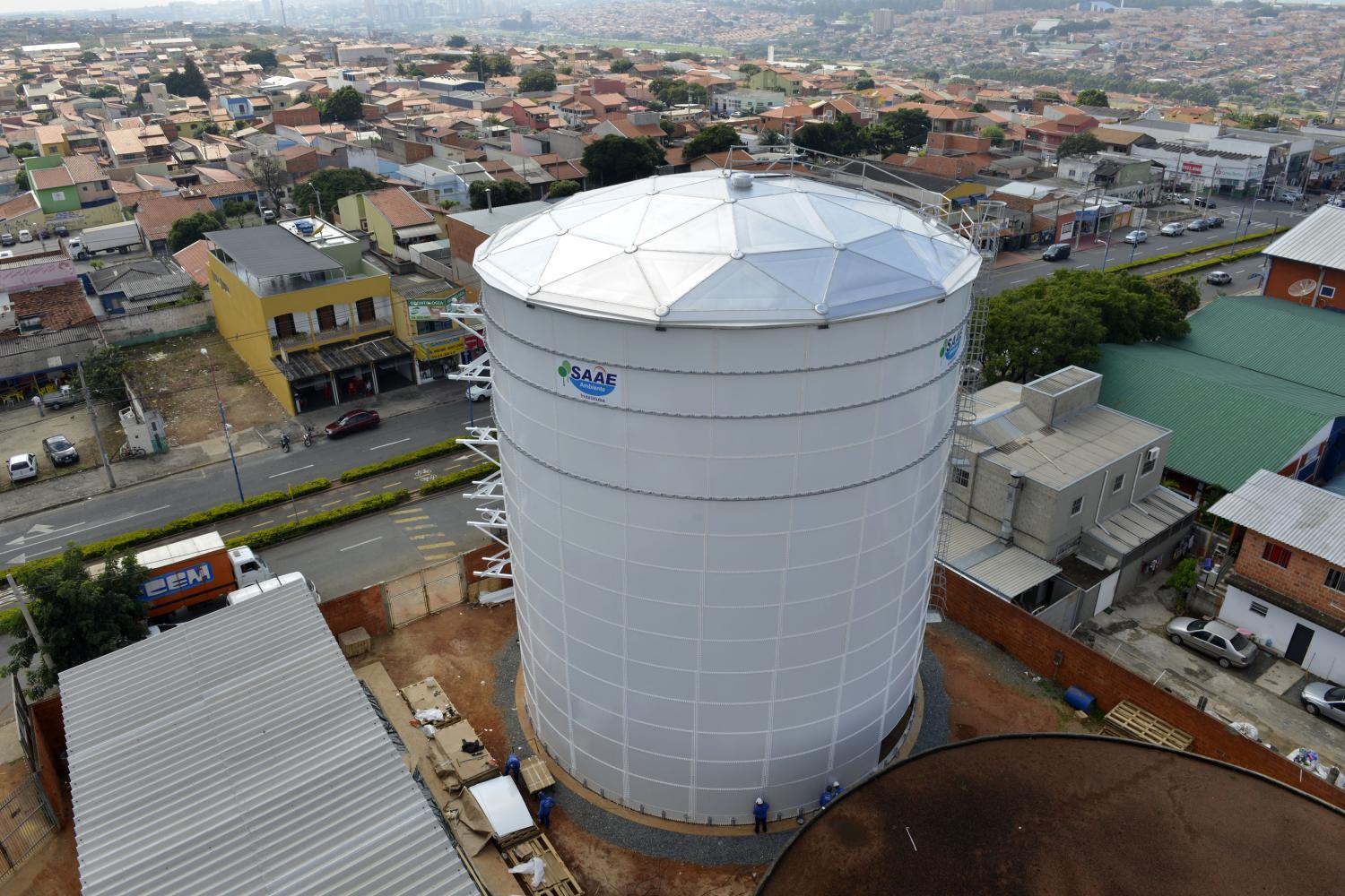 Temporal causa falta de energia e paralisação no sistema de abastecimento