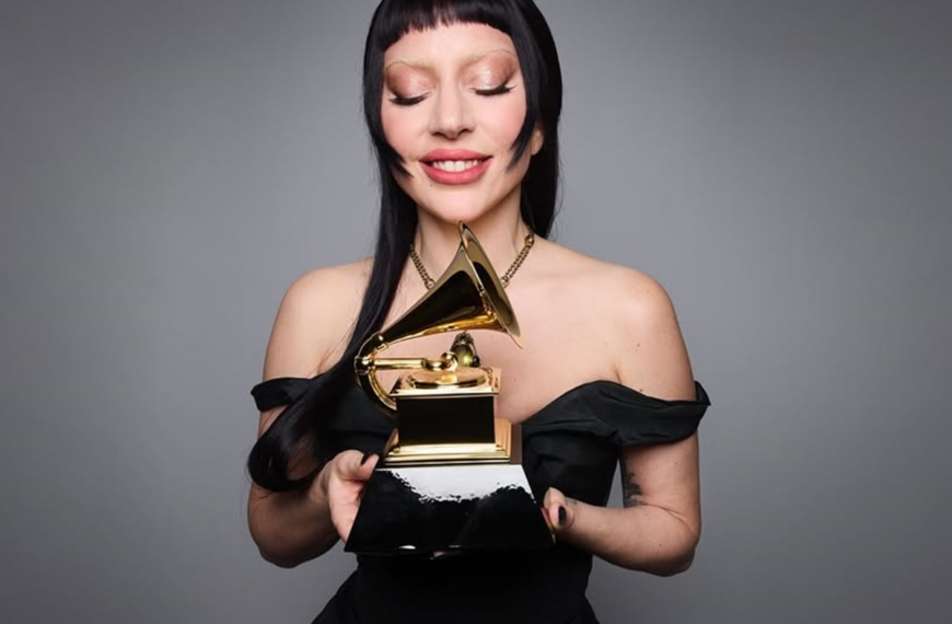 Lady Gaga vence categoria no Emmy e está a um prêmio de se tornar EGOT
