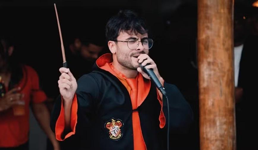 Cantor sósia de Harry Potter&hellip;
