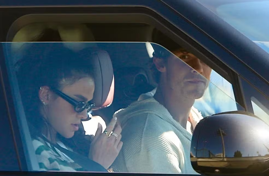 ‘Larga de ser idiota’: após ataque a Bruna Marquezine com transfobia, brasileiros ‘contra-atacam’, detonam preconceito e valorizam carreira da atriz desde a infância