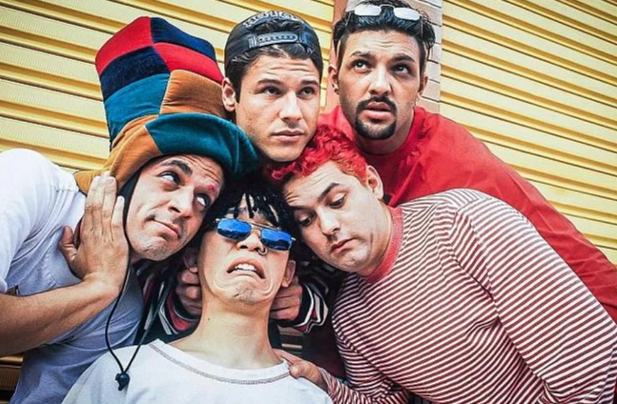 Corpos dos Mamonas Assassinas são exumados para criação de memorial em Guarulhos, em SP