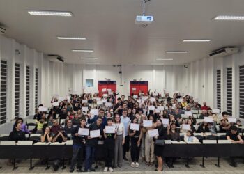 Fiec entrega cerca de 200 certificados do Programa de Educação Digital