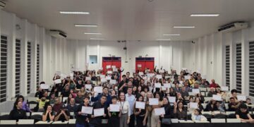 Fiec entrega cerca de 200 certificados do Programa de Educação Digital