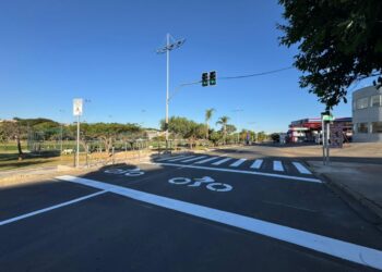 Cruzamento da Avenida Engº Fábio Roberto Barnabé com Rua Antônio Cantelli recebe novo semáforo