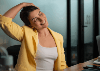7 exercícios que ajudam a melhorar a postura no dia a dia