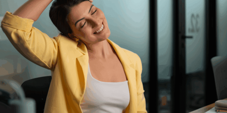 7 exercícios que ajudam a melhorar a postura no dia a dia