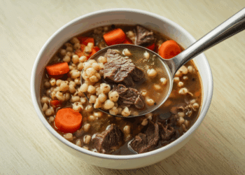 Sopa rica em proteínas: 3 receitas leves e saudáveis para o jantar