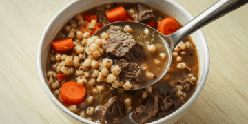 Sopa rica em proteínas: 3 receitas leves e saudáveis para o jantar
