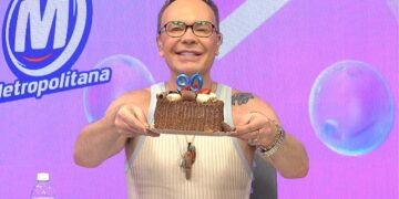 Com bolo de aniversário, Felipeh Campos comemora 90 dias da prisão de Deolane Bezerra