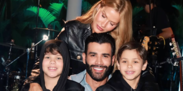 Andressa Suita mostra motorhome luxuoso da família em Barretos