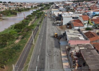 Secretaria de Obras e Vias Públicas inicia recapeamento em segundo trecho da Marginal do Parque