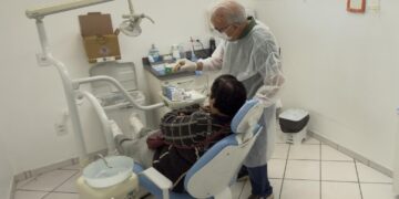 Secretaria de Saúde entrega 232 próteses dentárias a 130 pacientes da rede municipal