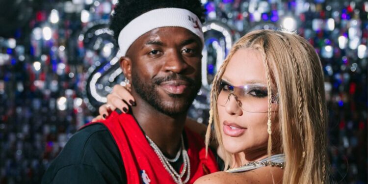 Virginia posa com Vini Jr. e deixa recado especial para o jogador: “Sou feliz”
