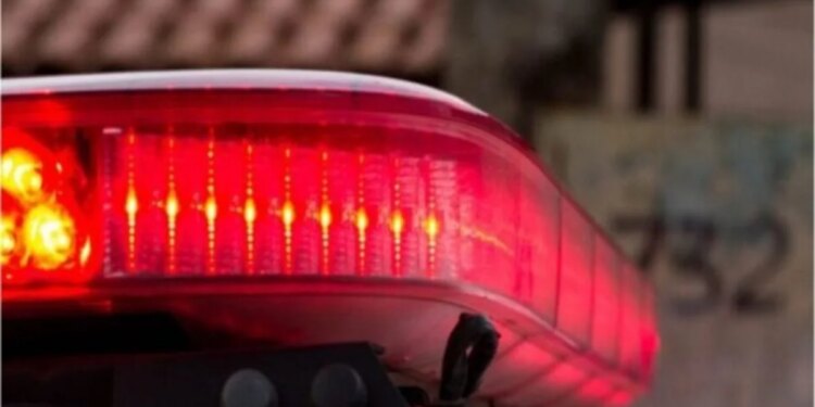 Morador de rua ataca motociclista com pedaço de madeira na Asa Norte