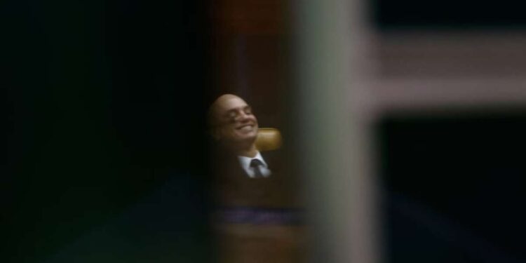 Fotógrafo do Estadão conta bastidores de foto de Moraes no dia de julgamento inédito no STF