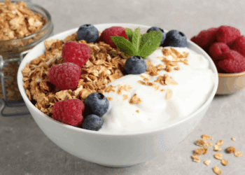 Proteína do café da manhã ao jantar: 5 dicas para incluir o nutriente em todas as refeições