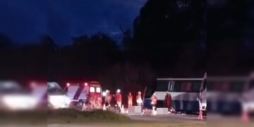 Acidente entre caminhão e moto deixa dois mortos na BR-080