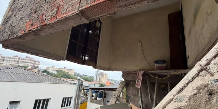 Solo encharcado e nível alto dos rios preocupa governo de SP após chuvas