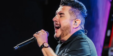 Bruno, dupla de Marrone, revela que rádio ligou sozinho tocando Rick e Renner