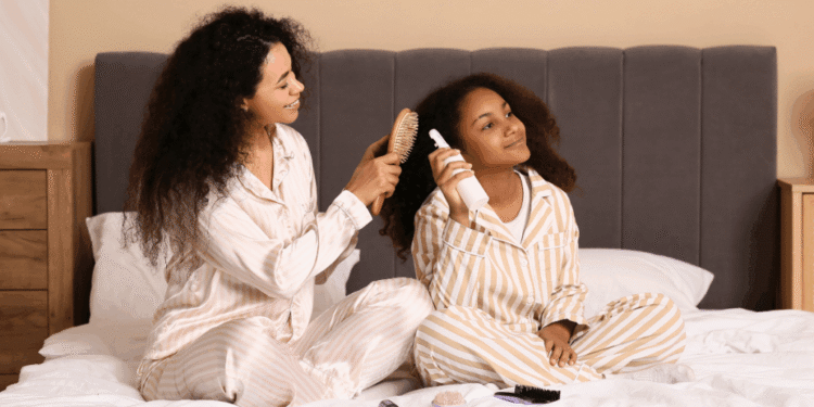 Veja como ajudar crianças crespas e cacheadas a construir uma relação positiva com a própria imagem