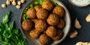 Aperitivos com grão-de-bico: 3 receitas proteicas fáceis para fazer em casa