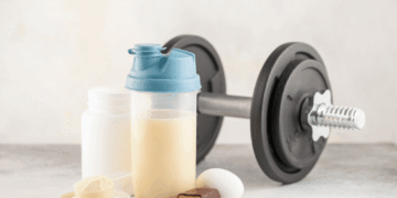 Shakes e suplementos no lugar da comida? Conheça os riscos dessa substituição
