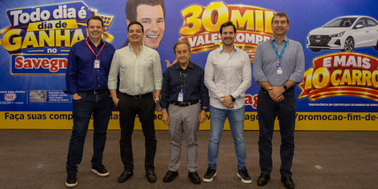 Campanha de final de ano do Savegnago Supermercados distribui 30 mil vales-compras e sorteia 10 carros